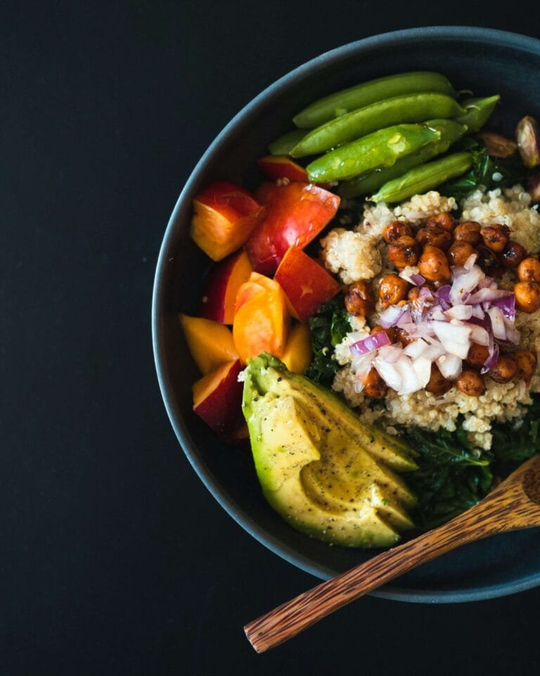 Salad bowl with kale and pistachios
